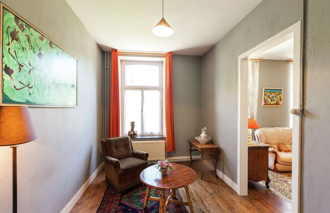 Spacious Holiday Home With Garden - Photo 17