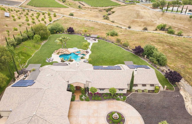 Secluded Estate Exclusive Views of Wine Country + Private Home Theater Twilight Vines by Avantstay - Foto 39