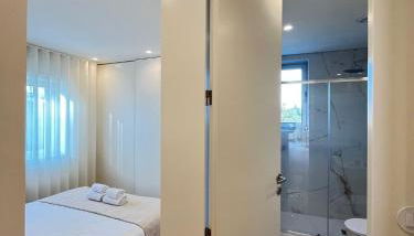 Brittos Home Lovely Stay - Villa Family - Foto 5, towels, Shower, wardrobe