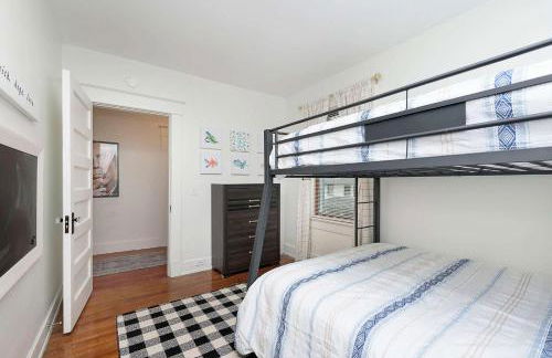 Family Haven with Hot Tub-Near Downtown Indy - Foto 23