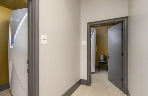 Fourth & River - Top-Floor condo with River Views - 3 King Suites - Foto 39