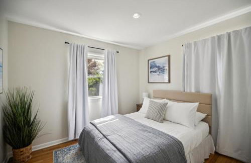 Comfy Coastal Getaway with Modern Comforts home - Foto 6