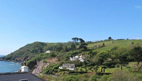 Cosy Beachfront Retreat with Stunning Sea Views and free Parking - Foto 2