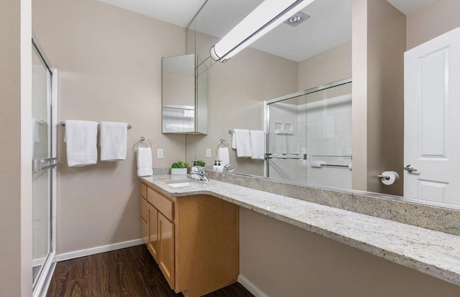 Bellevue Modern 2BD 2BA Apartment - Foto 21