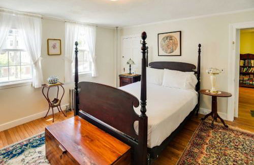 Historic Warren Vacation Rental Walk to Beaches! - Foto 18