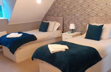 Hawksworth House in Chelmsley Wood, Birmingham near Solihull, near the NEC, HS2, JLR, Bear Grylls Centre, Resorts World and Birmingham airport, with a garage and free parking, great for families and contractors - Foto 25