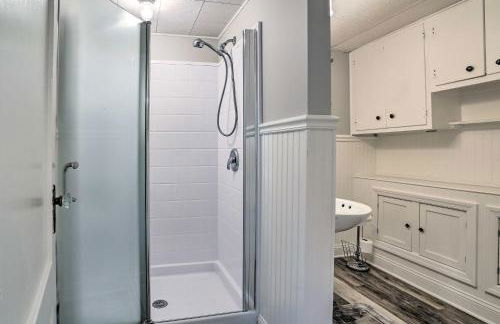 Lake Hopatcong Family Home with Boat Slip and Dock - Foto 21