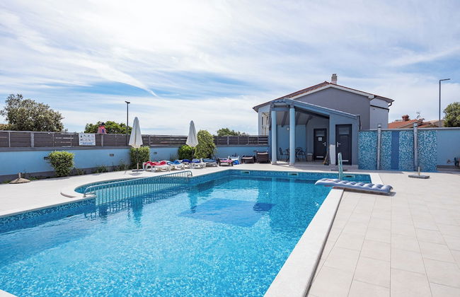 Mery's Sunny Pool Apartment - Foto 12