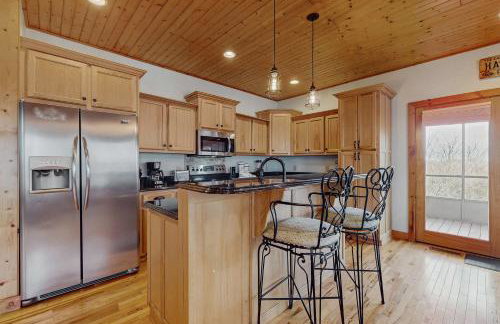 Peaceful Waterfront Retreat Sleeps 8 Dock is available & Grill - Photo 8