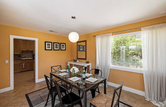 Dandelion by Avantstay Pool, 0.2mi to Downtown! - Foto 13