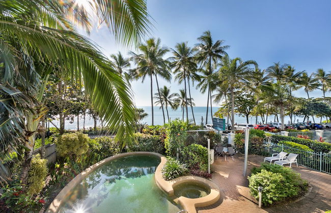 Beachfront Bliss 3-bedroom Apartment with Sea View 4 - Foto 22