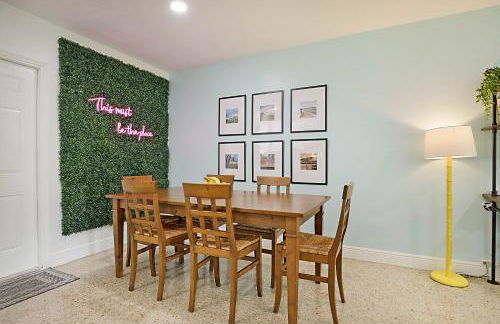 Tropical Escape near Beach! Tons of parking! - Photo 14