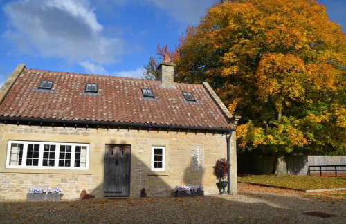 Luxury Old Stone Cottage, Beautifully Presented - Photo 30