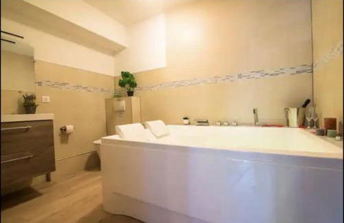 Balnéo & Confort, Tram, Parking - Foto 12