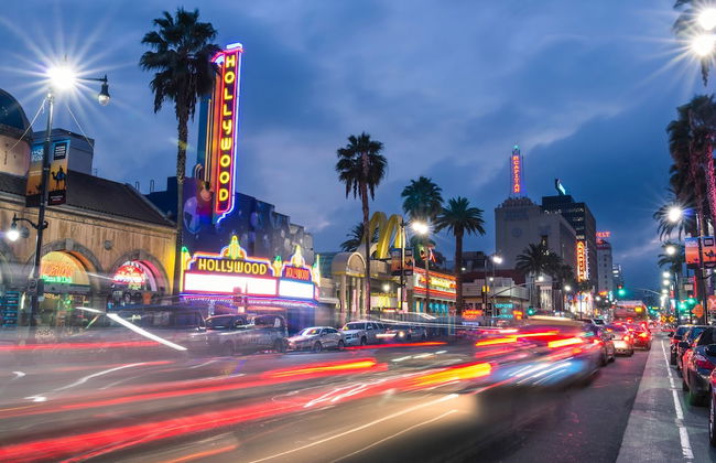 Los Angeles Deluxe Suites - 2 Bedrooms & 2 Bathrooms - Photo 32