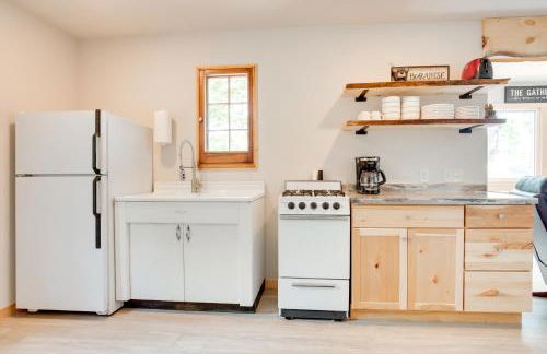 Waterfront Wisconsin Cabin Private Dock, Fire Pit - Foto 9