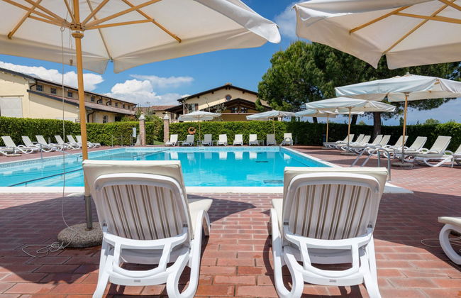 2 bedroom Apartment in Desenzano del Garda with swimming pool and garden - Photo 15