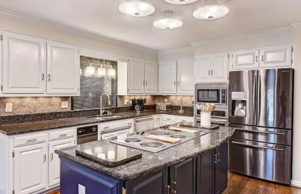 Lakefront Home Private Dock, Tiki Bar, Firepit Shore to Please by Avantstay - Foto 119