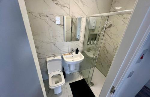 2 Bed Preston City Centre - Sleeps 4 with 1 Free Parking Space - Foto 5