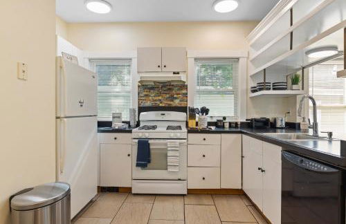 Skyrise Two Stories - Centrally Located - Foto 18