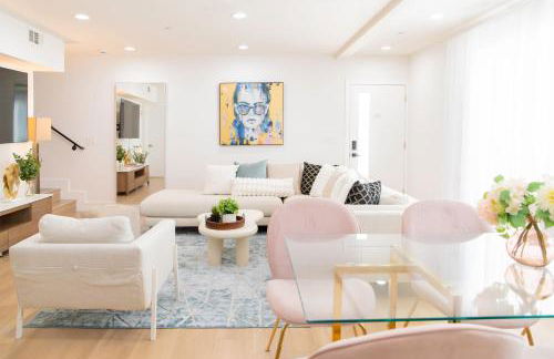 Grand 4-Bedroom - Brand New - Free parking and Patio - Photo 2