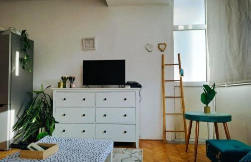 Šarmantan stan u centru Zagreba - Foto 2