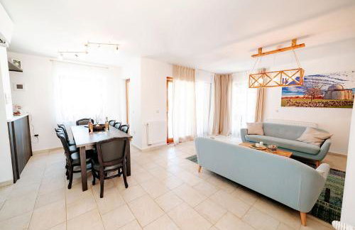 Villa Alma mit privatem Saltwater Pool - Photo 13