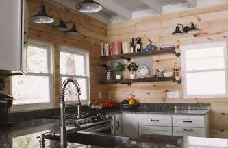 Beautiful Lake Champlain Lake Home with Private Beach - Foto 9