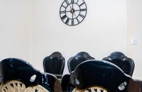 2bed Flat with private parking - Foto 9