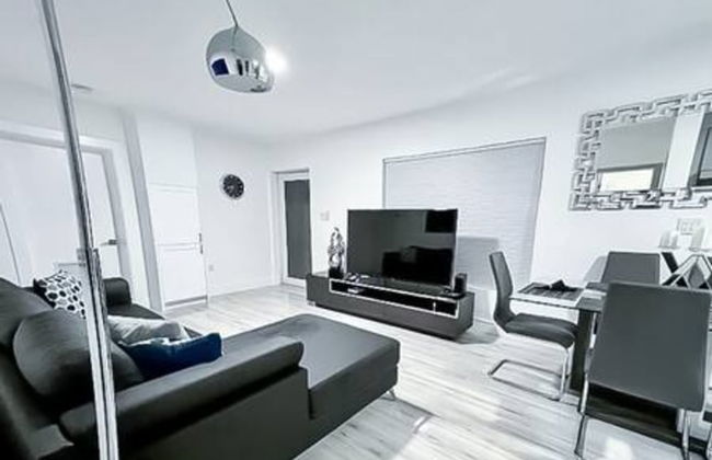 Modern Lux Home 3BR 2BA With Heated Pool - Foto 8