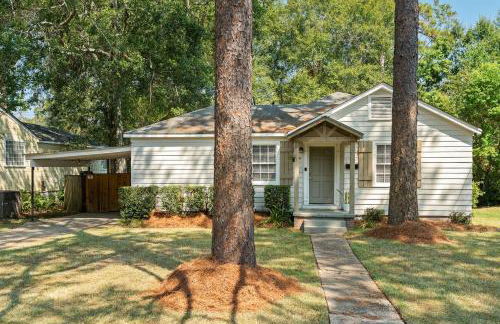 Cozy 4BR Home Pet Friendly Large Yard & Patio - Foto 53