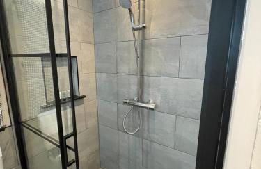 1 bedroom suite in Holt with parking - Photo 12