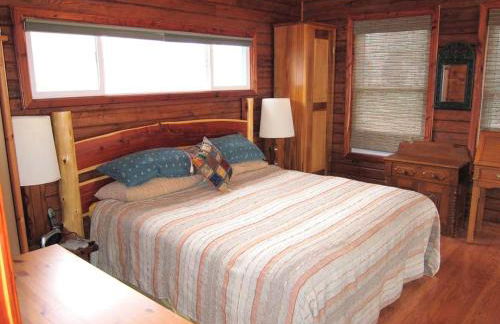 Rustic Vacation Rental with a Charming Dock in Ocala National Forest, Florida - Photo 4