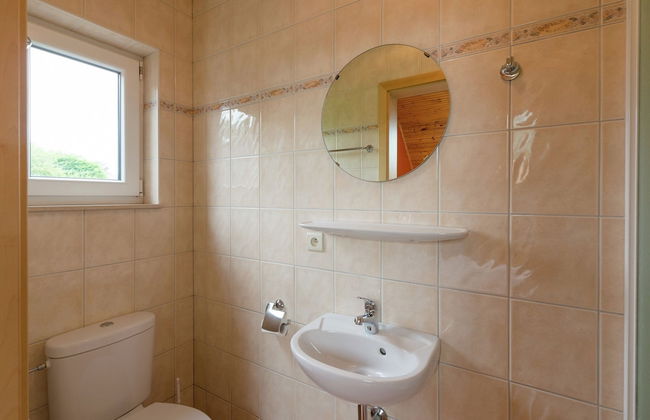 Spacious Retreat by Lake - Photo 23