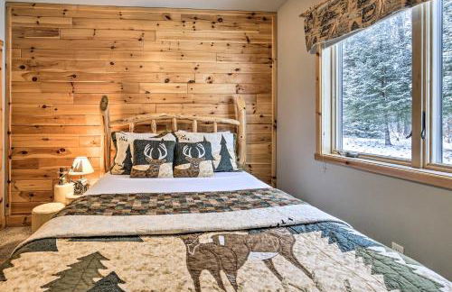 Phelps Cabin on 26 Acres with Fire Pit! - Foto 14