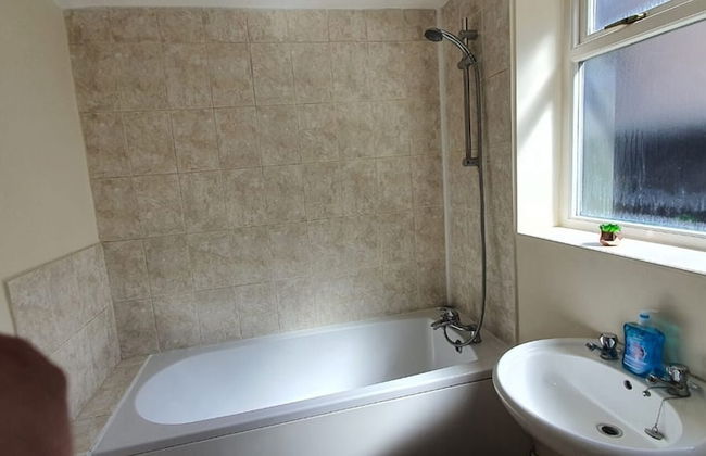 Spacious House in Stoke - Photo 24