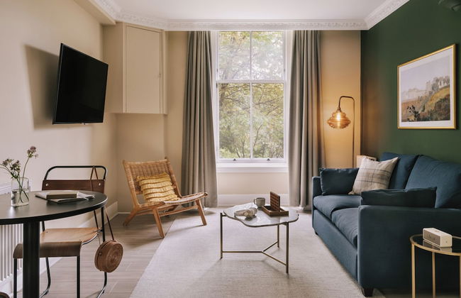 Royal Garden Apartments New Town - Photo 24