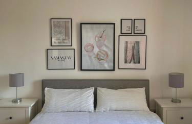 Bright 2-bedroom apartment with parking in Montrose - Photo 7