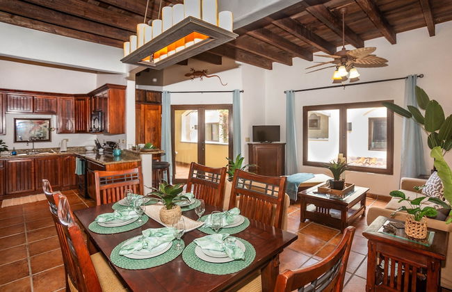 Gecko Getaway 2 Bedroom Condo by RedAwning - Photo 6