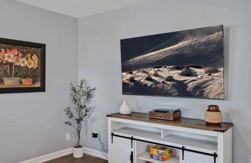 Downtown Gem, 2 Kings, 1 Queen, Newly Renovated - Foto 17