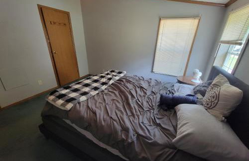 Camp Not Found - 3 Queen Bedrooms by the lake - Foto 11