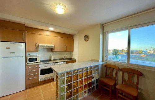 Apartamento con vistas al mar piscina padel - Foto 6