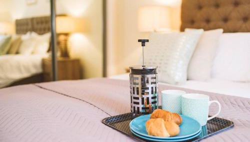 ! LARGE ! Apartment Central Leatherhead Sleeps 6! - Foto 3