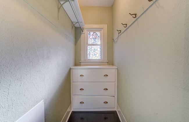 1893 Classic 4 Blocks From Great Dining & Shops - Photo 4