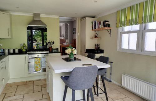 3 Bed 2 Bath Cottage with private parking and garage - Foto 21