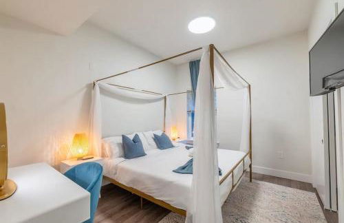 Blue Breakaway with Free Parking and Sleeps 9, Book 7 days, Get 20 Percent OFF - Foto 13