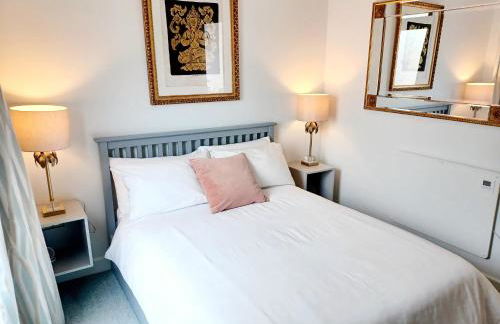 'The Limes' - Air-Con Two Double Bedroom Holiday House with Private Garden - Foto 12