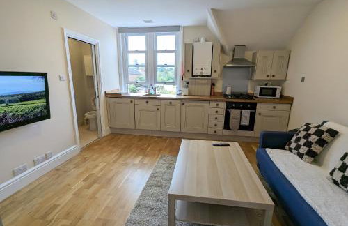 Guildford Station with Parking - Photo 8