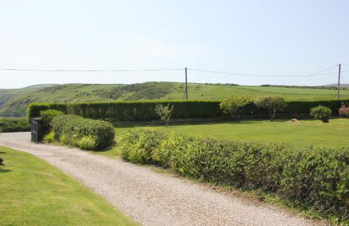Spacious seaside family house in Aberdaron with large garden and stunning sea views - Photo 26