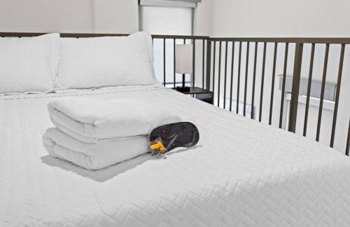 Chic and Comfy Unit w Free Parking Medical District - Foto 19